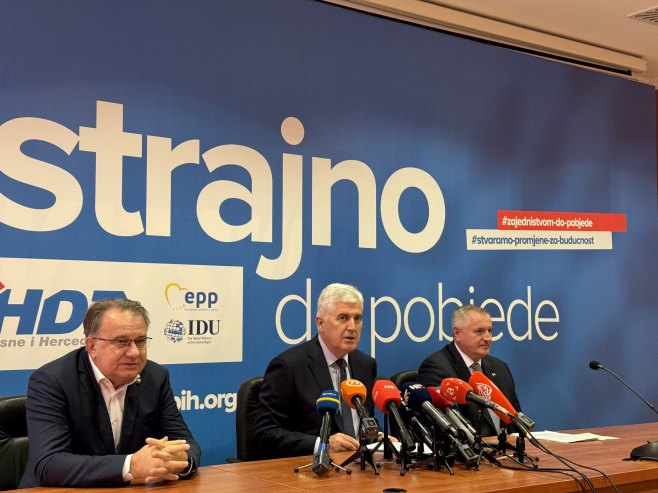 Конференција за новинаре Конференција за новинаре - Фото: СРНА