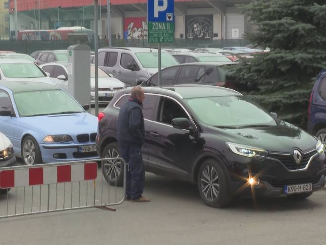 Parking ispred RTRS (Foto: RTRS)