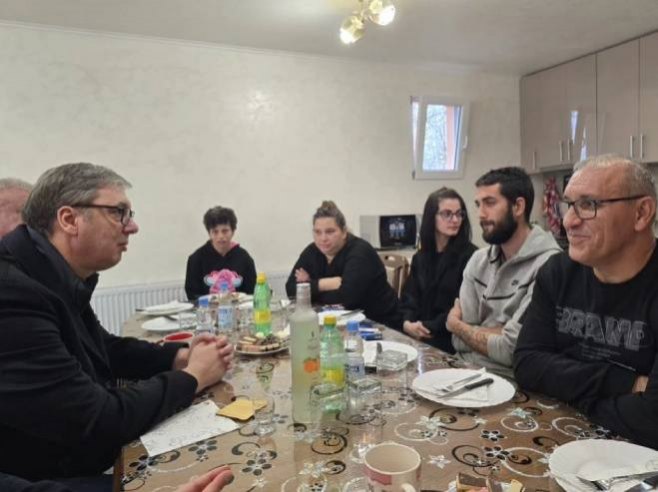 Вучић посјетио породицу Фирић (foto: Вучић посјетио породицу Фирић (foto: - Фото: Instagram
