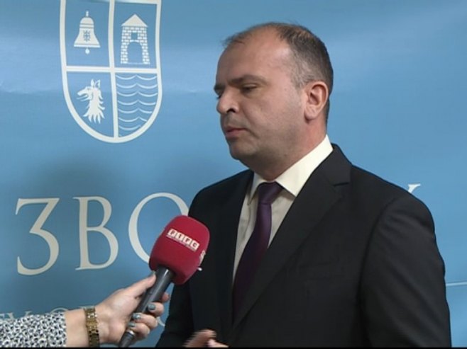 Ивановић: Успјешни ученици су понос Зворника, образовање је приоритет (ВИДЕО)