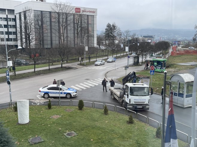 Паук служба блокира пролаз Паук служба блокира пролаз - Фото: РТРС