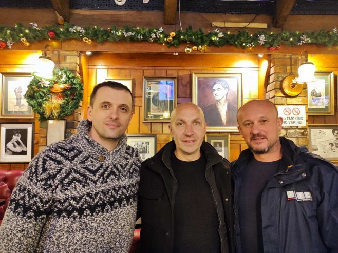 Stanislav Kain sa ekipom RTRS (Ustupljena fotografija)