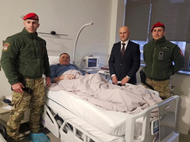 Кострешевић и припадници САЈ-а посјетили предсједника Српске у болници Кострешевић и припадници САЈ-а посјетили предсједника Српске у болници - Фото: СРНА