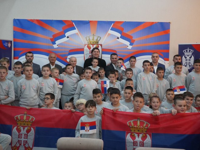 "Један народ, једна Србија" (Фото: TANJUG/MINISTARSTVO BEZ PORTFELJA/DUŠAN VELJOVIĆ) "Један народ, једна Србија" (Фото: TANJUG/MINISTARSTVO BEZ PORTFELJA/DUŠAN VELJOVIĆ) -