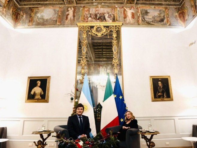 Хавијер Милеј и Ђорђа Мелони (Фото: EPA-EFE/FILIPPO ATTILI/PALAZZO CHIGI) - 