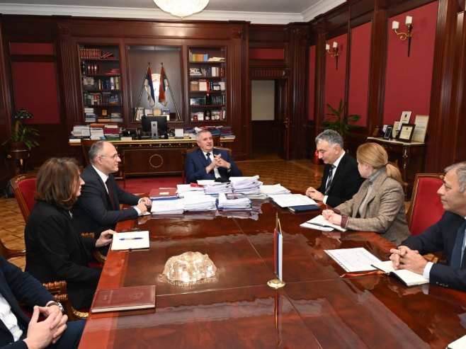 Вишковић са представницима компаније Азвивт Вишковић са представницима компаније Азвивт - Фото: Уступљена фотографија