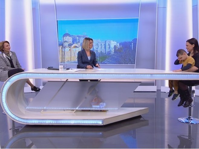 Јутарњи програм-"С љубављу храбрим срцима" Јутарњи програм-"С љубављу храбрим срцима" - Фото: РТРС