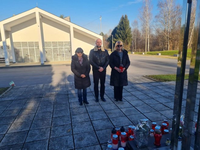 Паљење свијећа - Глина - Фото: Уступљена фотографија