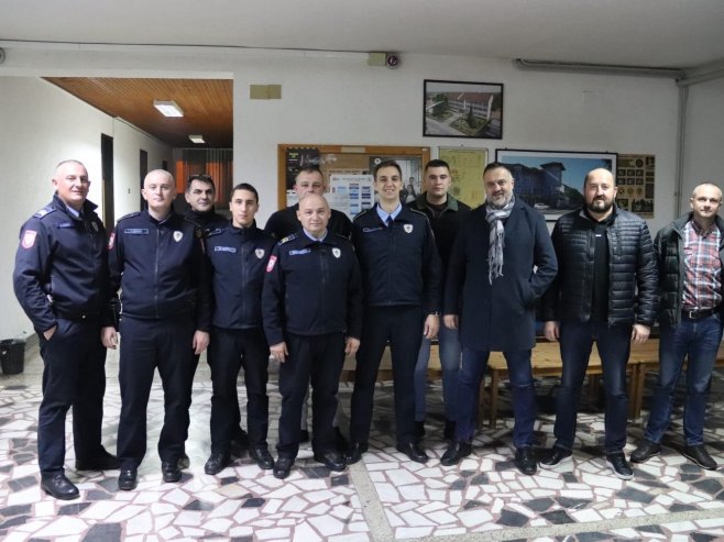 Градоначелник Игор Жунић обишао дежурне службе 