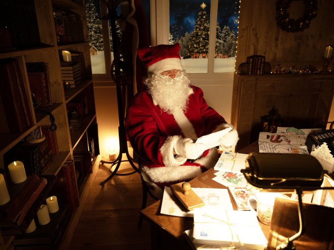 Дјед Мраз (Фото: EPA-EFE/Caroline Blumberg/илустрација) - 