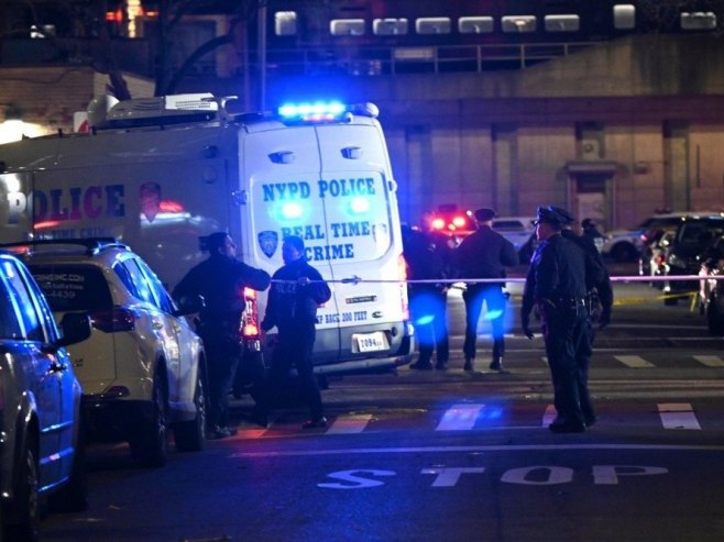 Америчка полиција (Фото: EPA/LLOYD MITCHELL) - 