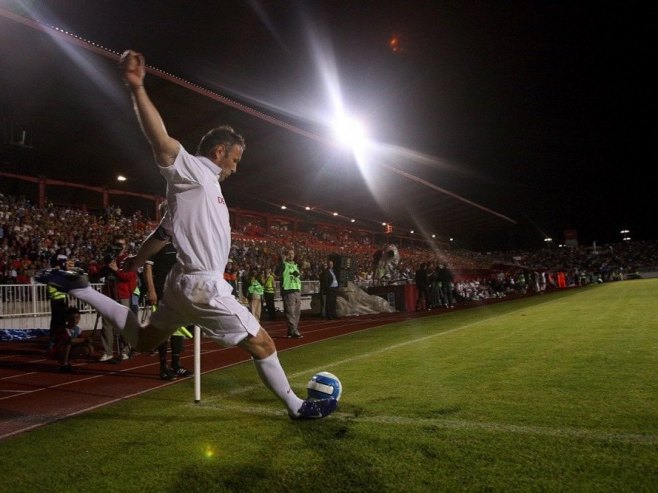 Синиша Михајловић (Фото архив: EPA-EFE/SASA STANKOVIC) - 