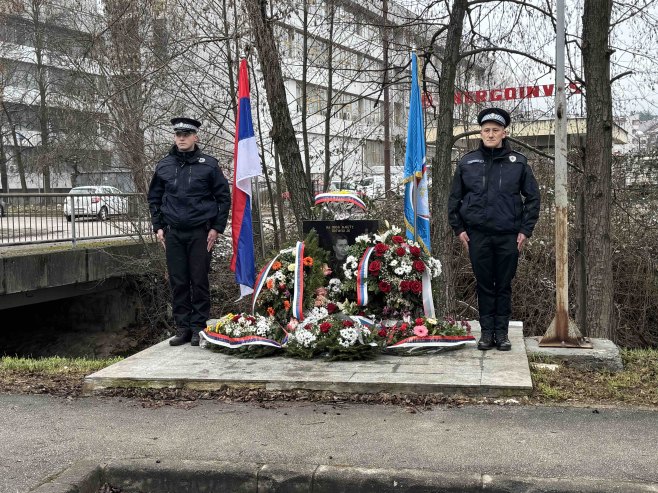 Помен Зорану Цвијетићу Помен Зорану Цвијетићу - Фото: РТРС