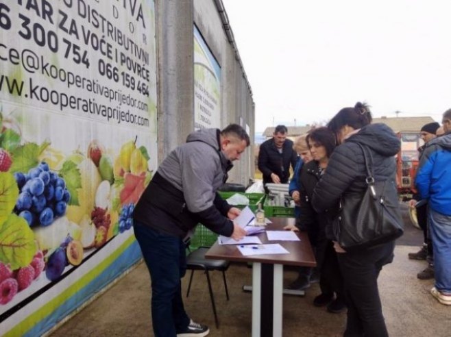 Подршка подизању пластеника Подршка подизању пластеника - Фото: РТРС