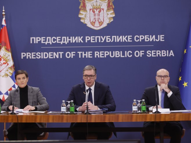 Вучић: Створена атмосфера која никоме не одговара; Спреман сам да ...