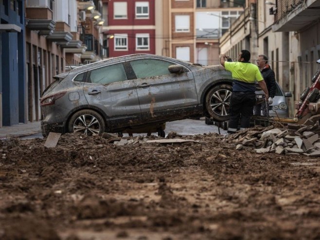 Поплава (Фото: EPA-EFE/BIEL ALINO/илустрација) Поплава (Фото: EPA-EFE/BIEL ALINO/илустрација) -