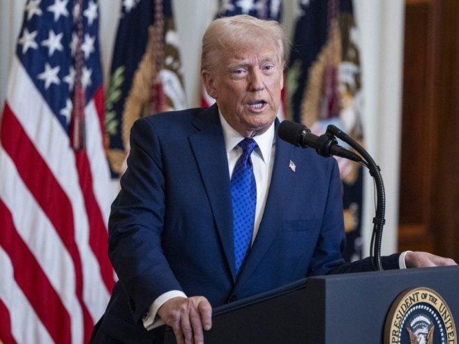 Доналд Трамп (Фото: EPA/JIM LO SCALZO / POOL) - 