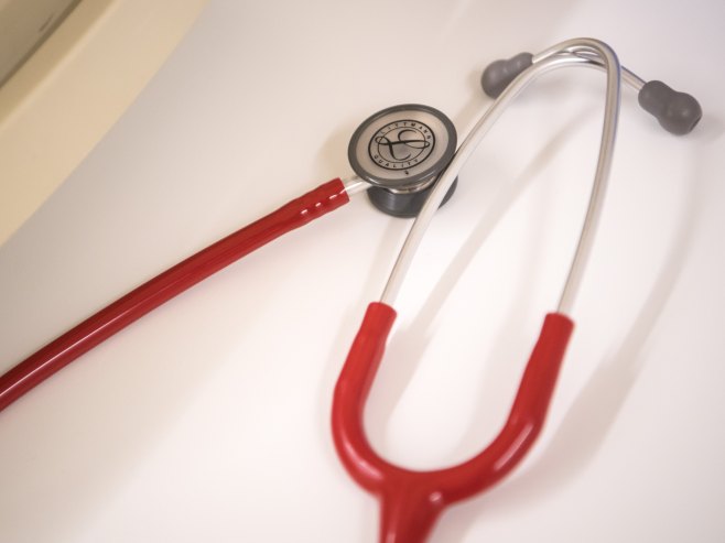 Стетоскоп (Фото: EPA-EFE/LUKAS BARTH-TUTTAS/илустрација) - 