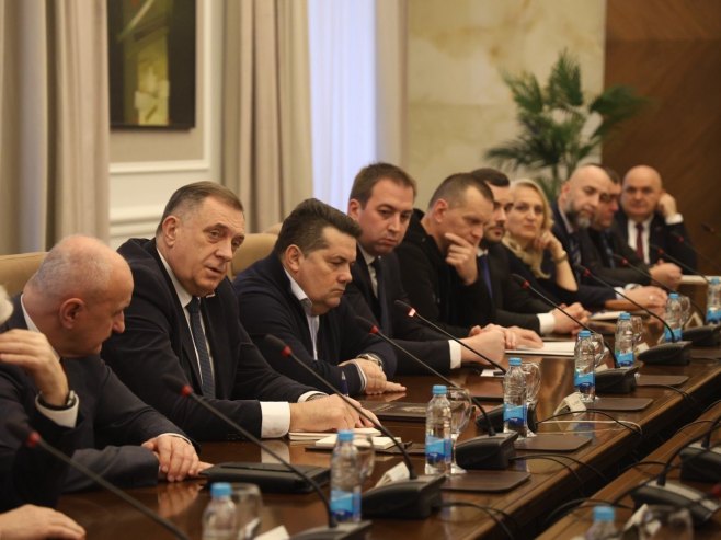Предсједник Српске са одборницима Предсједник Српске са одборницима - Фото: predsjednikrs.rs/Dona Katušić