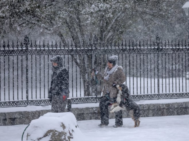 Сњежна олуја (Фото: EPA-EFE/DERICK HINGLE/илустрација) Сњежна олуја (Фото: EPA-EFE/DERICK HINGLE/илустрација) -