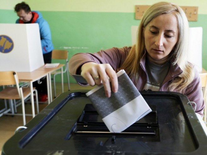 Избори на КиМ (фото: EPA-EFE/GEORGI LICOVS) Избори на КиМ (фото: EPA-EFE/GEORGI LICOVS) -