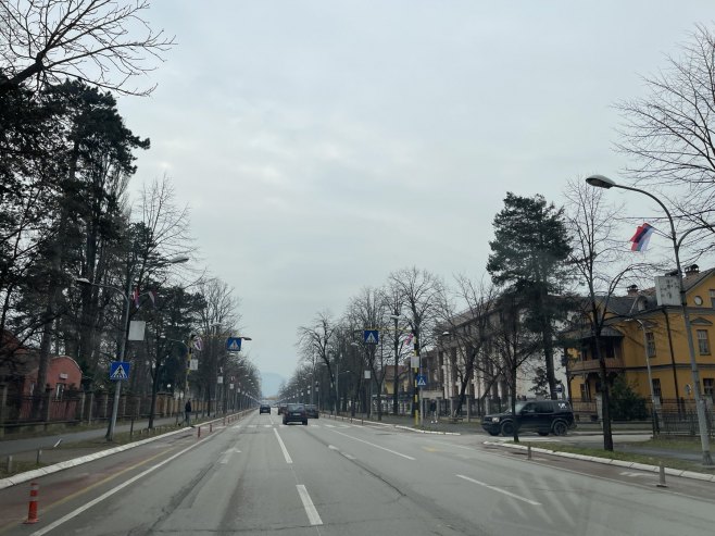 Улице Бањалуке украшене заставама Српске и Србије Улице Бањалуке украшене заставама Српске и Србије - Фото: РТРС