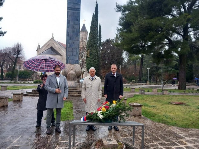 Полагање вијенаца за Дан бораца у Требињу Полагање вијенаца за Дан бораца у Требињу - Фото: РТРС
