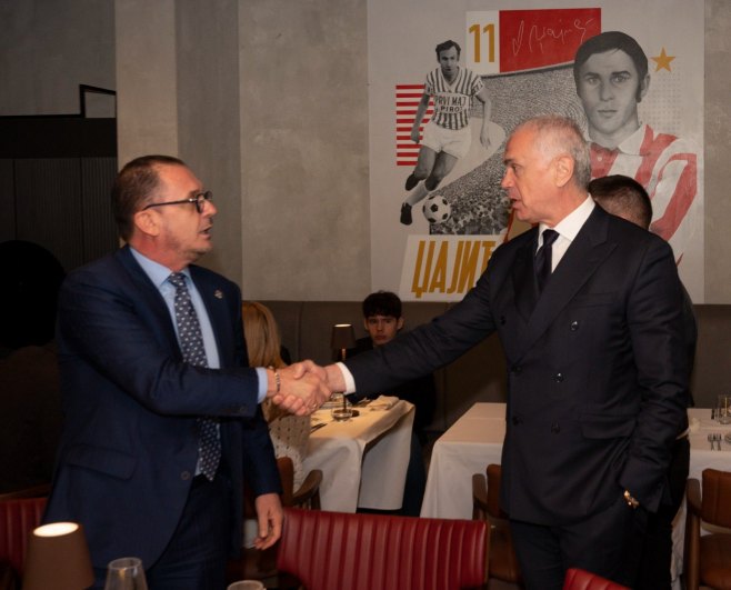 Светозар Мијаиловић и Звездан Терзић (Фото: TANJUG/ FK Crvena Zvezda/ Nikola Mitić) - 