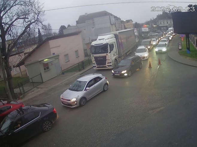 Граничи прелаз Градишка (фото: аms-rs.com) Граничи прелаз Градишка (фото: аms-rs.com) -