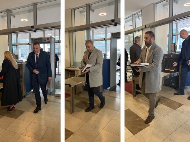 Долазак на састанак у Владу Српске - Фото: РТРС