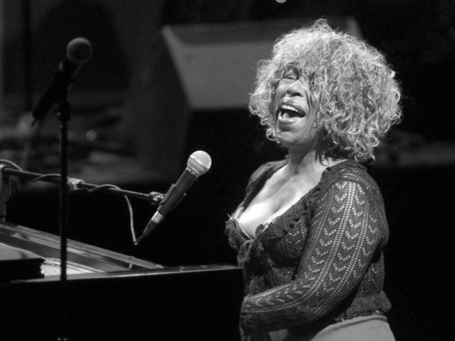 Роберта Флек (фото: EPA/LAURENT GILLIERON) - 