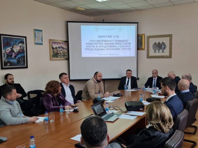 Округли сто у Палама (Фото: instagram.com/ministarstvo_ntvo) - 