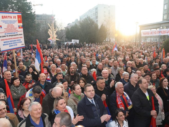 Подршка грађана Подршка грађана - Фото: ZIPAPHOTO/Borislav Zdrinja