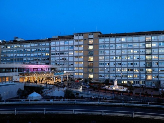 Болница Ђемели у Риму (Фото: EPA-EFE/GIUSEPPE LAMI) - 