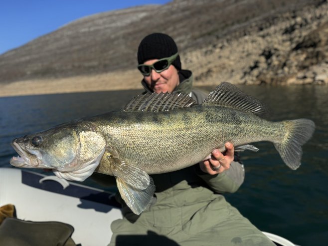 Марко Мачкић уловио на Билећком језеру смуђа - Фото: СРНА