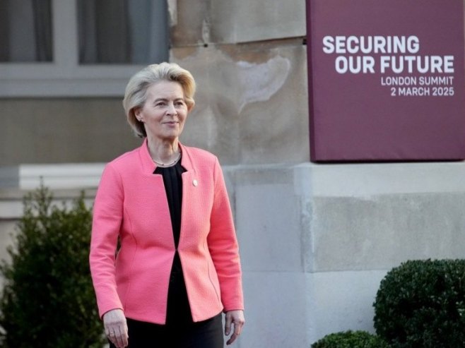 Урсула фон ден Лајеn (фото: EPA-EFE/CHRISTOPHE ENA) - 