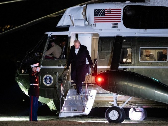 Доналд Трамп (фото: EPA-EFE/FRANCIS CHUNG) - 