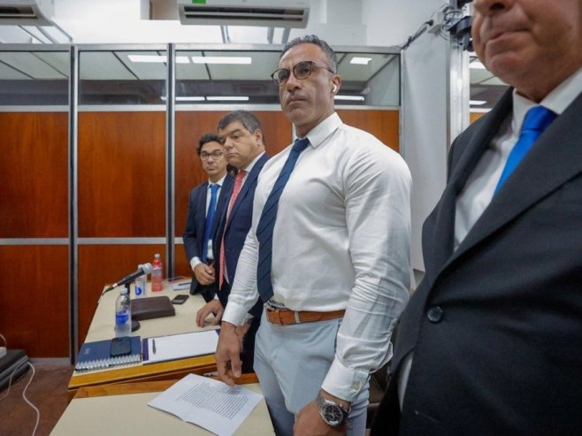 Неурохирург Леополдо Луке на суђењу (Фото: EPA-EFE/JUAN IGNACIO RONCORONI) Неурохирург Леополдо Луке на суђењу (Фото: EPA-EFE/JUAN IGNACIO RONCORONI) -
