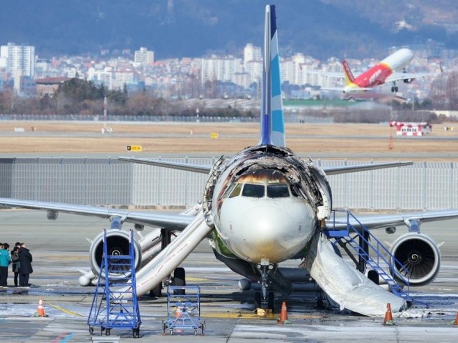 Авион (Фото: EPA-EFE/YONHAP SOUTH KOREA OUT/илустрација) Авион (Фото: EPA-EFE/YONHAP SOUTH KOREA OUT/илустрација) -