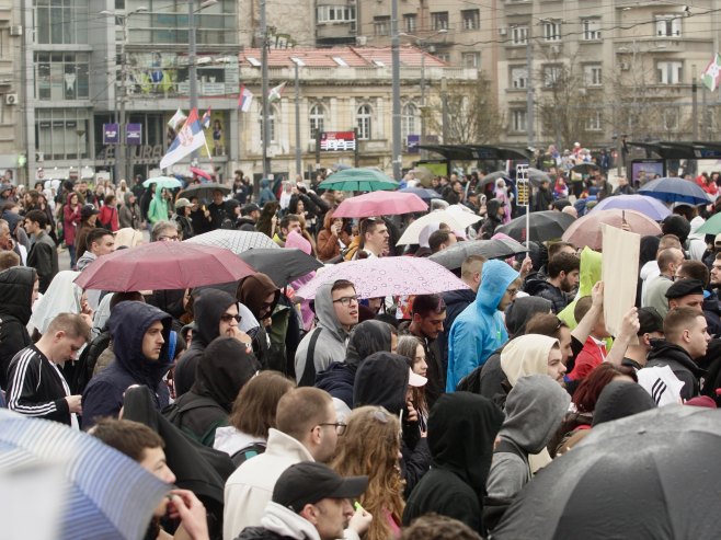 Протест студената у блокади, Београд (фото: TANJUG/ SAVA RADOVANOVIĆ/ bg) Протест студената у блокади, Београд (фото: TANJUG/ SAVA RADOVANOVIĆ/ bg) -