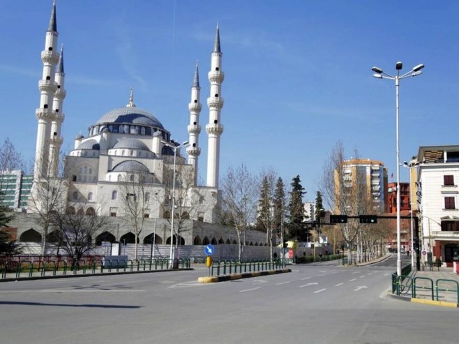 Тирана (Фото: EPA-EFE/Malton Dibra) Тирана (Фото: EPA-EFE/Malton Dibra) -
