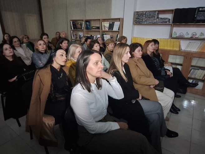 М. Град: Представљена књига "Света гора - перивој Пресвете Богородице" М. Град: Представљена књига "Света гора - перивој Пресвете Богородице" - Фото: РТРС