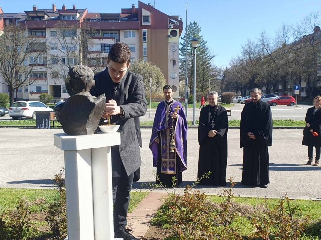 Парастос Споменку Гостићу Парастос Споменку Гостићу - Фото: РТРС