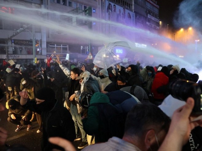 Протести у Истанбулу (Фото: EPA-EFE/NECATI SAVAS) Протести у Истанбулу (Фото: EPA-EFE/NECATI SAVAS) -