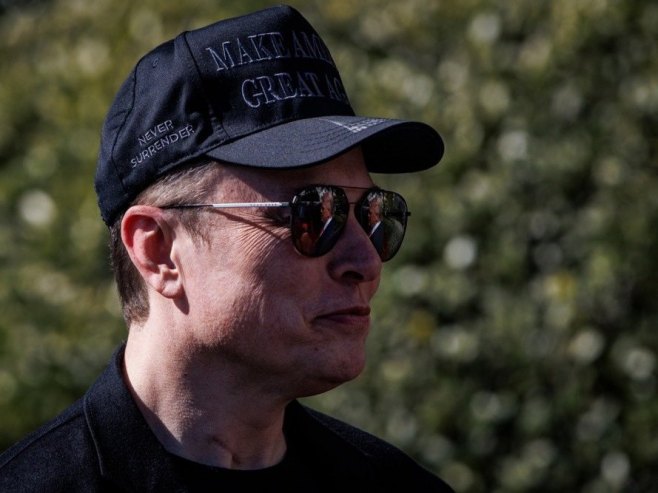 Илон Маск (фото: EPA-EFE/SAMUEL CORUM ) - 