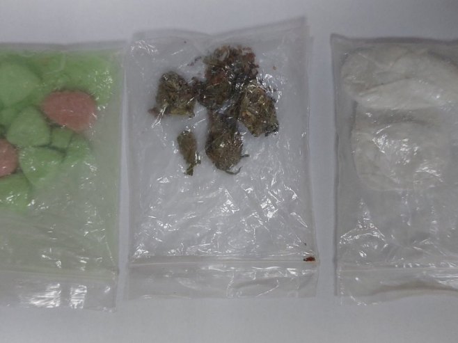 Заплијењене недозвољене супстанце - Фото: СРНА