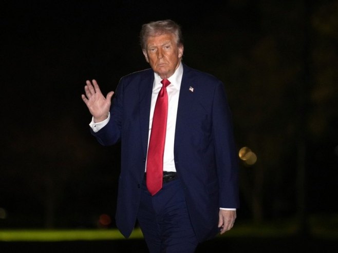 Доналд Трамп (фото: EPA-EFE/Yuri Gripas) - 