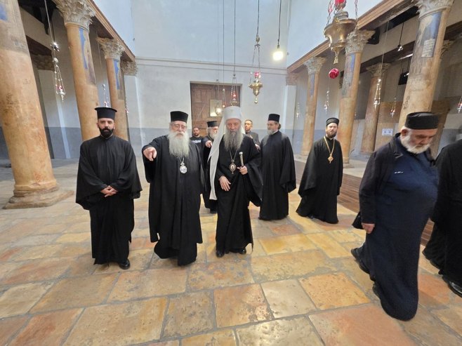 Патријарх Порфирије у цркви Рођења Христовог у Витлејему (Фото: spc.rs) - 