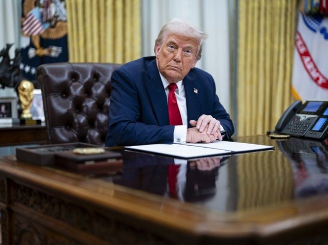 Доналд Трамп (фото: EPA-EFE/ALEXANDER DRAGO ) - 