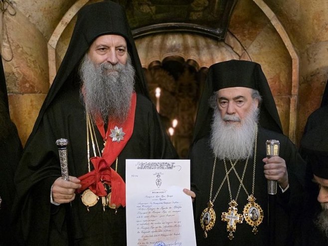 Патријарху Порфирију уручено највише одликовање Јерусалимске патријаршије (Фото:spc.rs) Патријарху Порфирију уручено највише одликовање Јерусалимске патријаршије (Фото:spc.rs) -